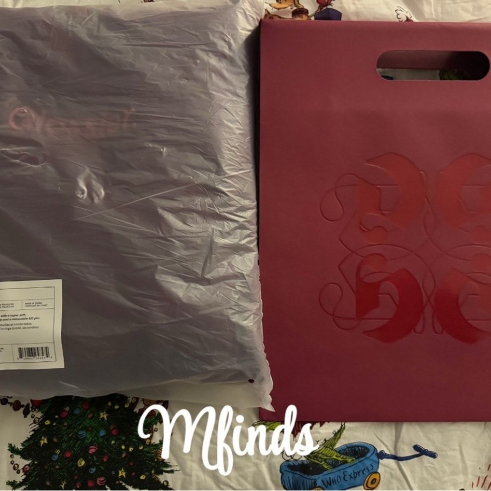 Glossier Holiday Hoodie BNWT with holiday bag SIZE SMALL